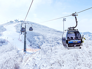【可依雙城頂級滑雪場清州韓國滑雪去】High1滑雪度假村、纜車遊覽銀白雪景+雲海咖啡廳、花郎台雪花鐵道公園、清溪川夢幻燈節五天(入住A級五星滑雪場1晚+2晚五花酒店)《不走人蔘+保肝》【可依航空、桃園出發】
