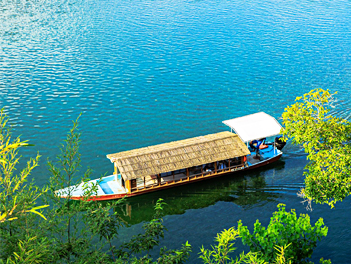 【開始旅行】璀璨四國～仁淀川屋形船．鰹魚炙燒+烏龍麵體驗．雲之上圖書館．大步危峽谷．金刀比羅宮．松山城．三晚溫泉５天（星宇航空、台中出發）